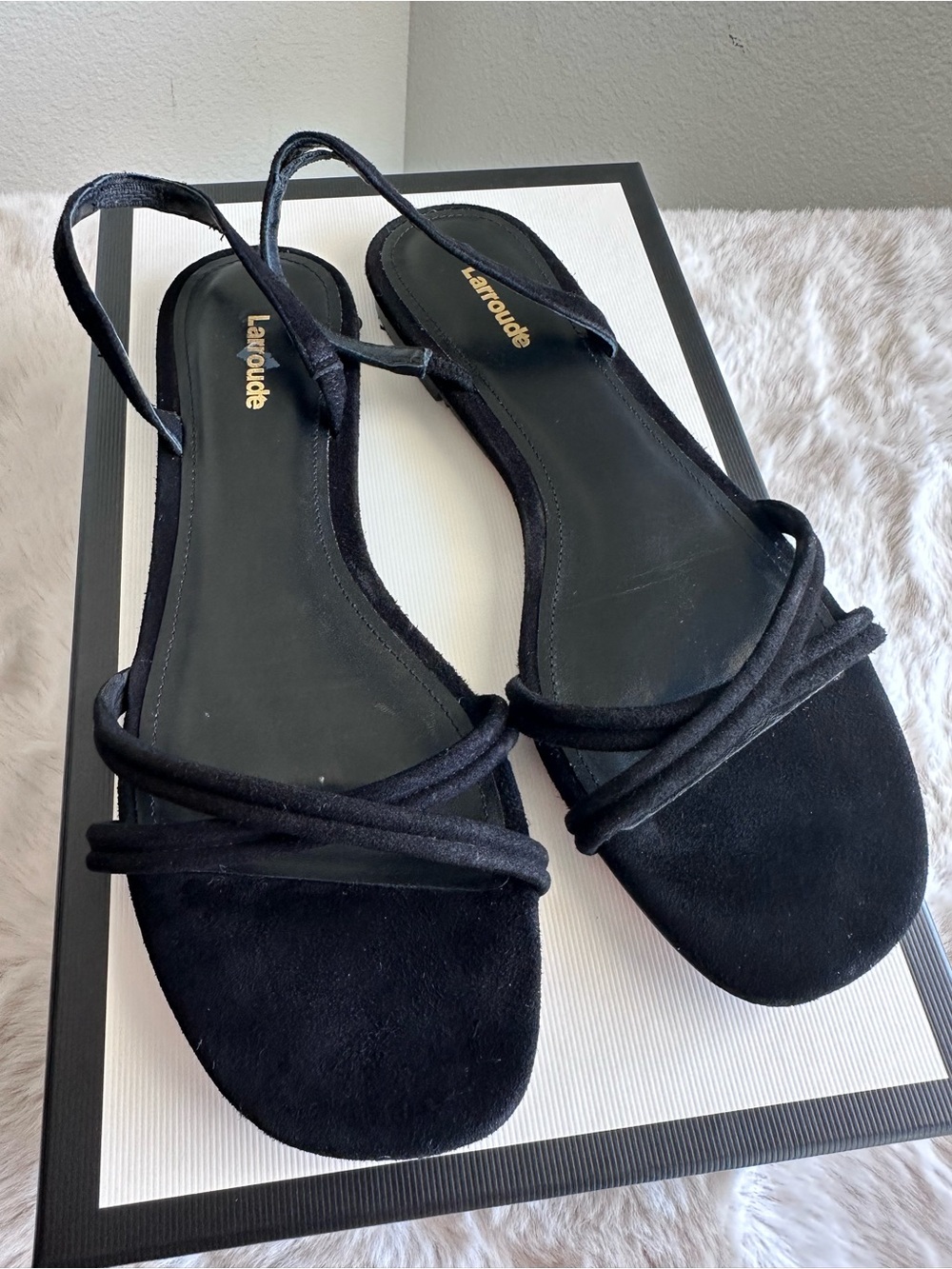 Larroudé Annie Flat sandals in Black Suede US 8